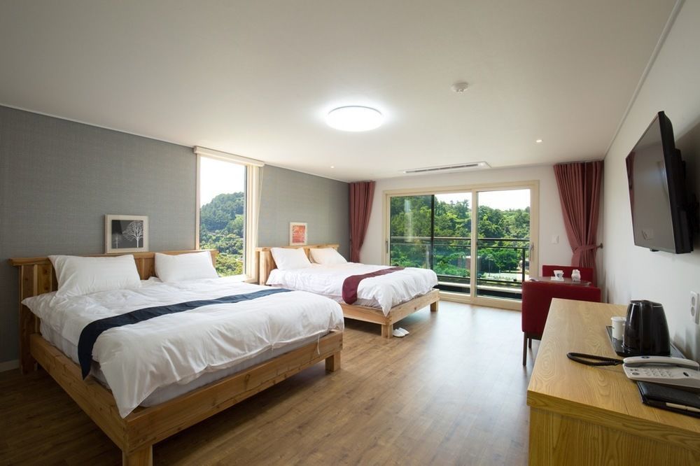 Cheonjiyeon Crystal Hotel Согвіпо Екстер'єр фото